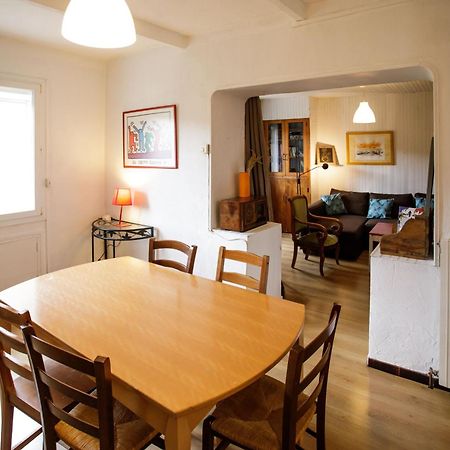 Gite Rue Tranquille Padern Екстериор снимка
