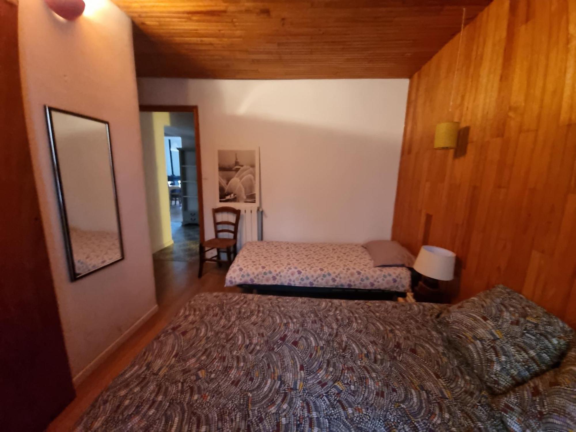 Gite Rue Tranquille Padern Екстериор снимка