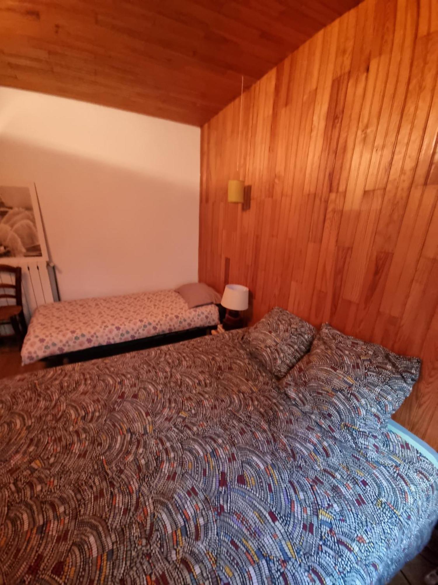 Gite Rue Tranquille Padern Екстериор снимка