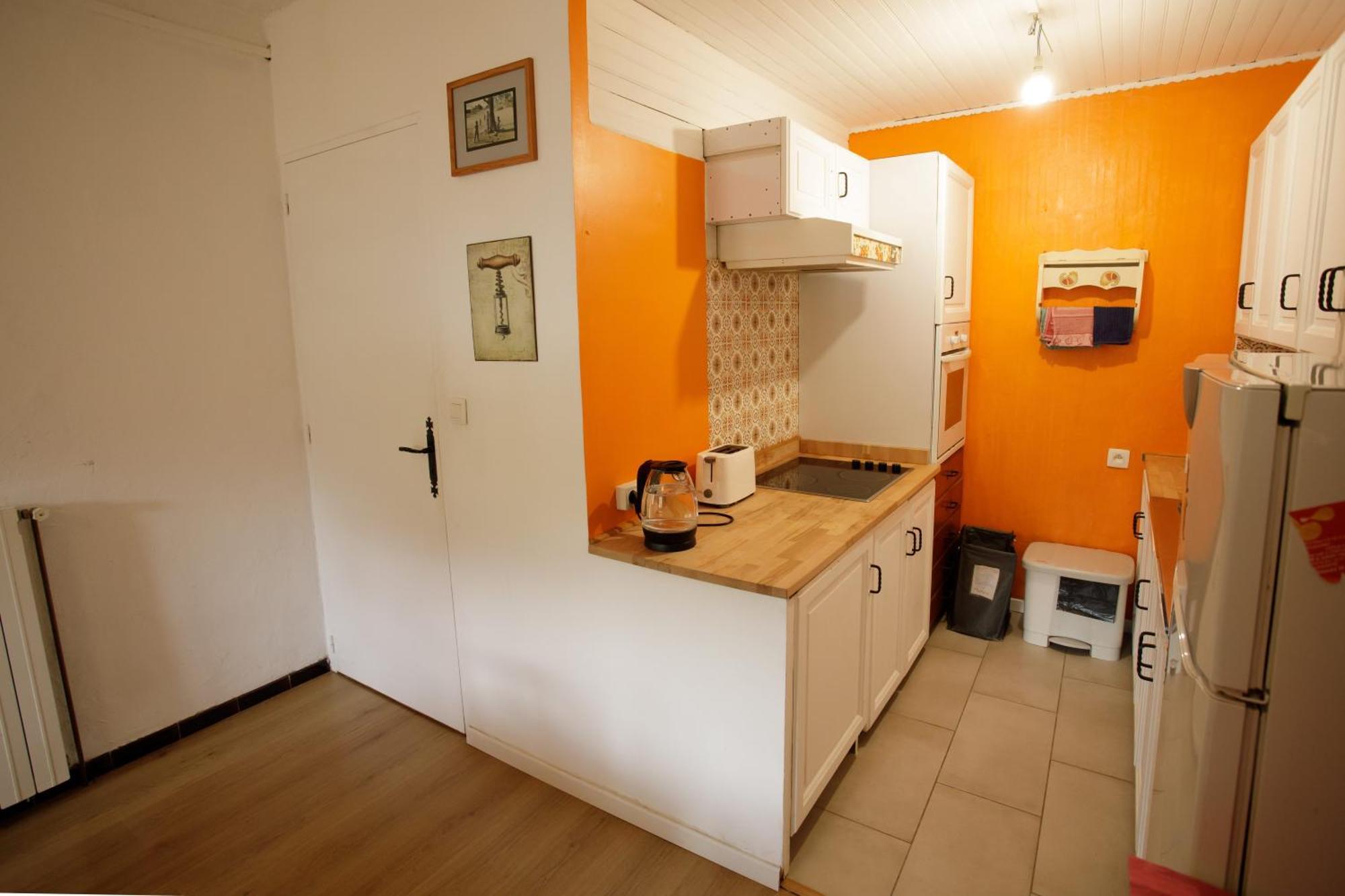 Gite Rue Tranquille Padern Екстериор снимка